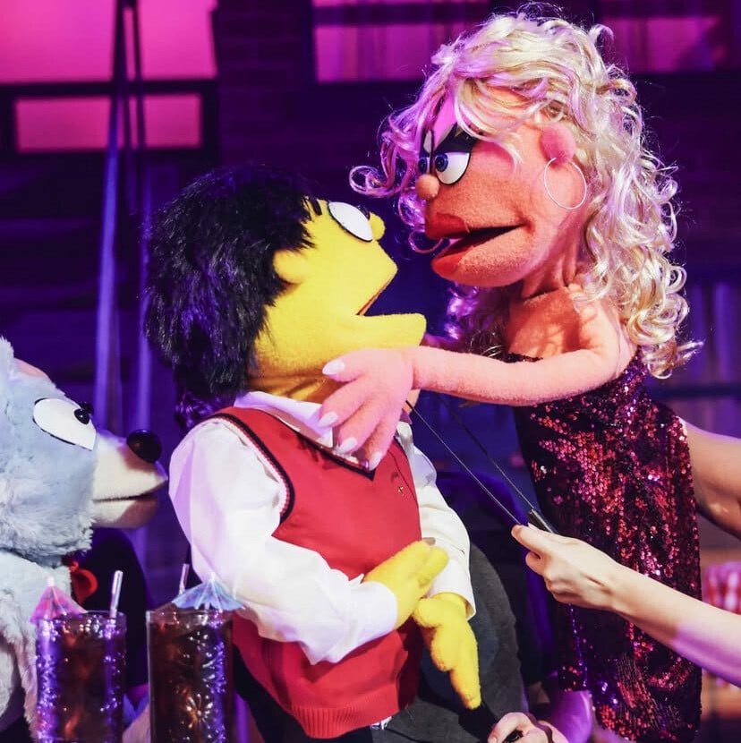 AVENUE Q