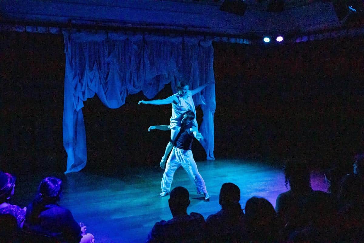 PleaseDon'tCatchMeWhenIFall.