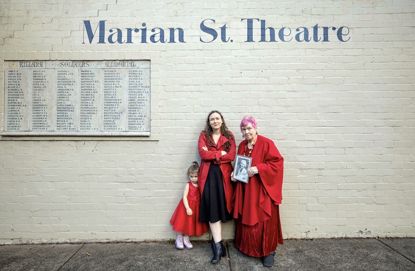 Blaxland-Ashby 3 Generations at Marian St - courtesy SMH.jpg
